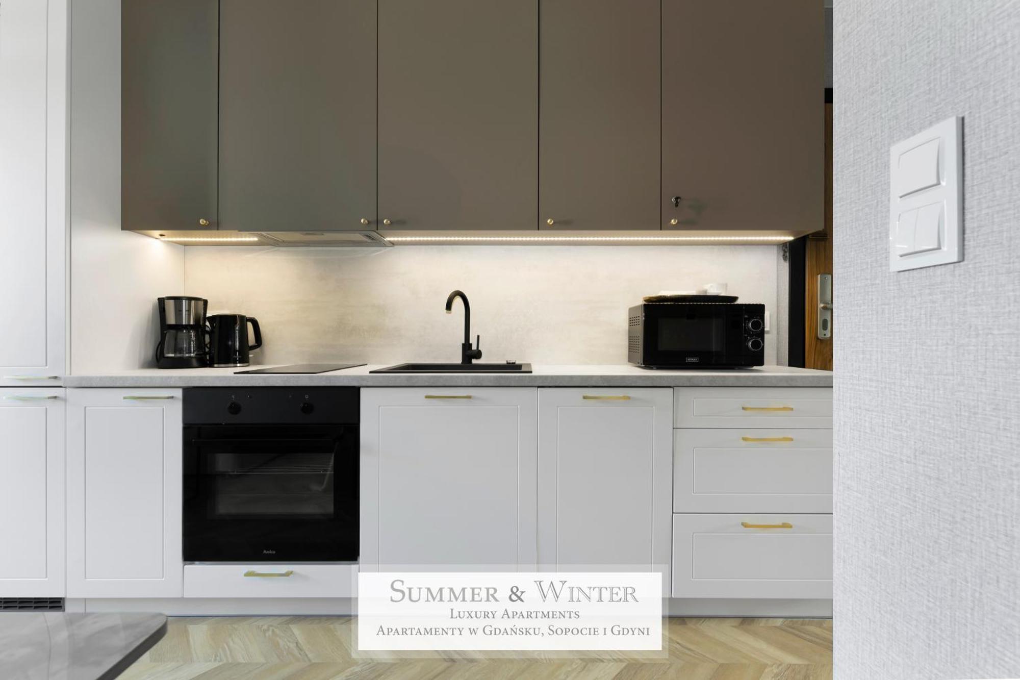 4 Stars, New Luxury Butterfly & Bike Apartments, Gdynia Orlowo, 15 Wyposazonych Mieszkan, Z Sypialnia, Winda I Platnym Parkingiem, Wysoki Standard Summerwinter, Blisko Molo Orlowo, Drog Rowerowych, Stadniny I Golf Park Exterior foto
